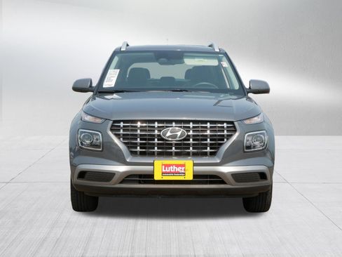 Used 2025 Hyundai Venue SEL FWD image 2