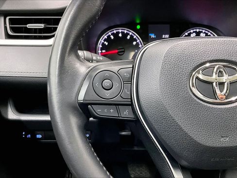 Used 2019 Toyota RAV4 XLE Premium image 22