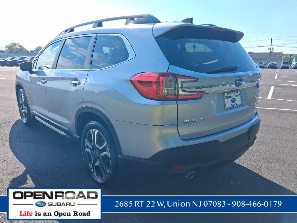 Used 2023 Subaru Ascent Touring AWD/4WD image 5