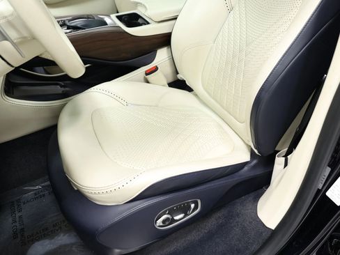 Used 2021 Aston Martin DBX AWD/4WD image 20