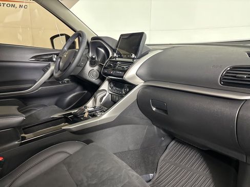 Used 2022 Mitsubishi Eclipse Cross SE image 28
