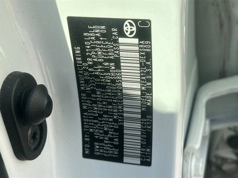 Used 2021 Toyota Corolla SE w/ Carpet Mat Package (TMS) image 33