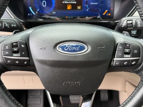 Used 2020 Ford Escape Titanium w/ Titanium Premium Package 2.0 AWD/4WD image 22