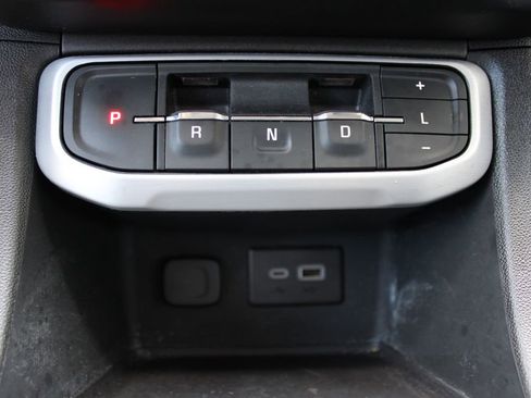 Used 2023 GMC Acadia SLE w/ Driver Convenience Package image 28