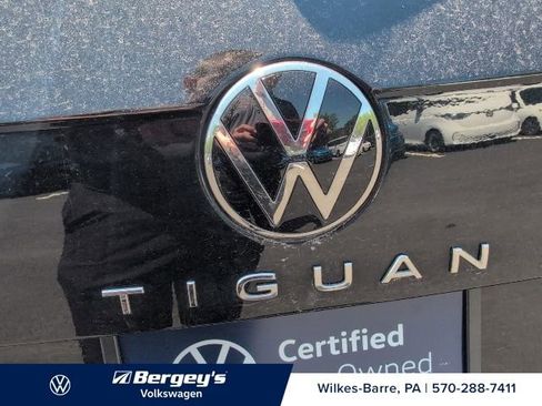 Certified 2024 Volkswagen Tiguan SE R-Line AWD/4WD image 15