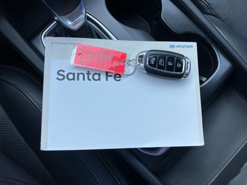 Used 2019 Hyundai Santa Fe Limited AWD/4WD image 38