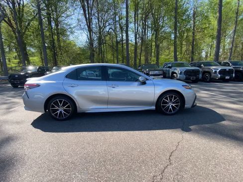 Used 2024 Toyota Camry SE FWD image 12