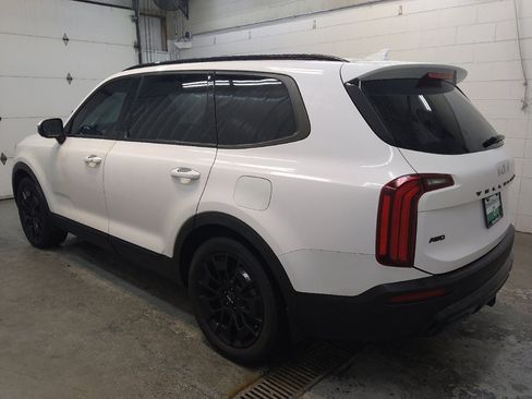 Used 2022 Kia Telluride EX w/ EX Premium Package AWD/4WD image 3