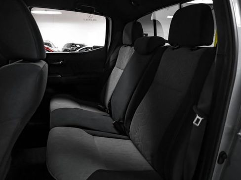 Used 2021 Toyota Tacoma TRD Sport AWD/4WD image 35