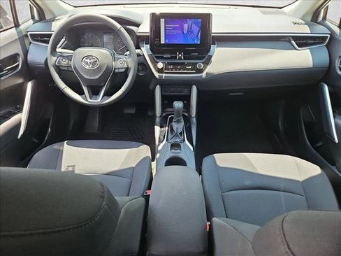 Used 2024 Toyota Corolla Cross LE FWD image 17