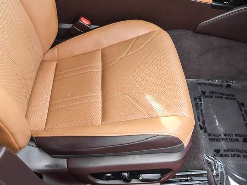 Used 2020 Lexus ES 300h w/ Luxury Package image 38