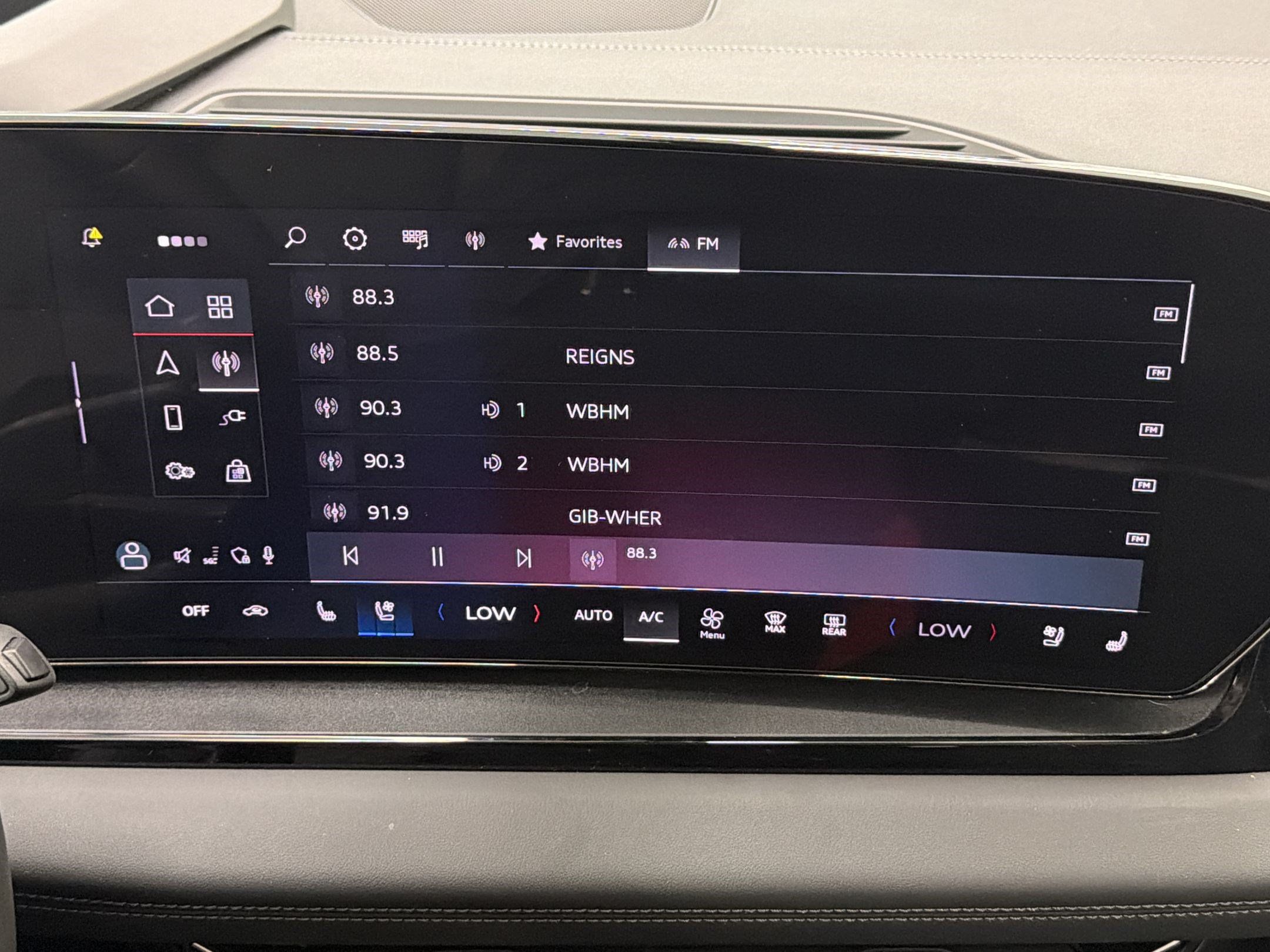Used 2025 Audi Q6 e-tron Premium Plus w/ Premium Plus AWD/4WD image 19