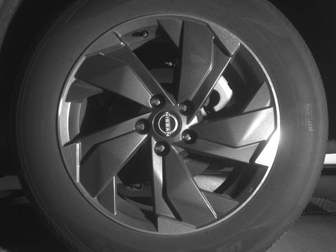 Used 2025 Nissan Rogue SV image 14