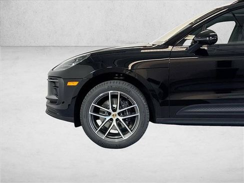 Used 2026 Porsche Macan AWD/4WD image 29