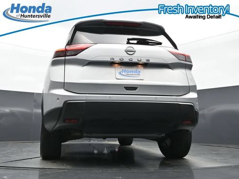 Used 2025 Nissan Rogue SV FWD image 32