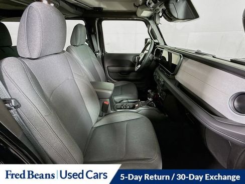 Used 2026 Jeep Wrangler Unlimited Sahara AWD/4WD image 34