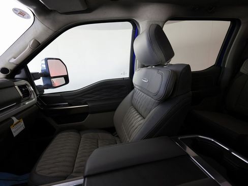 Used 2026 Ford F250 Platinum w/ Platinum Plus Package image 46