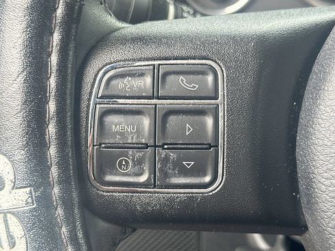 Used 2018 Jeep Wrangler Sahara w/ Connectivity Group AWD/4WD image 21