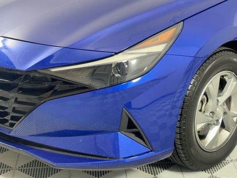 Used 2021 Hyundai Elantra SE image 11