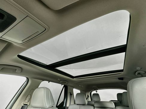 Certified 2025 Honda Pilot Touring image 23