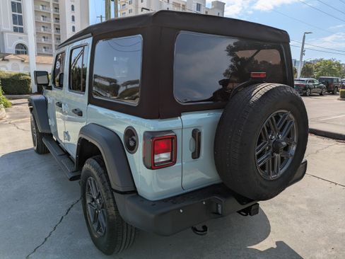 Used 2024 Jeep Wrangler Sport S image 6