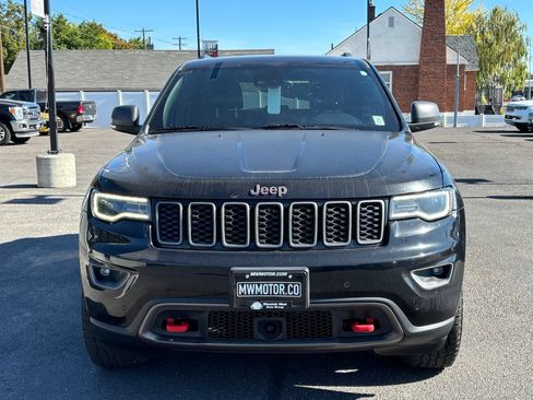 Used 2017 Jeep Grand Cherokee Trailhawk w/ Trailhawk Luxury Group AWD/4WD image 2