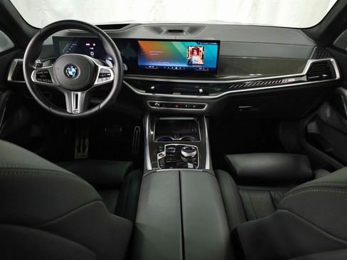 Used 2025 BMW X7 M60i image 14