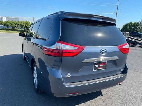 Used 2016 Toyota Sienna Limited Premium AWD/4WD image 11