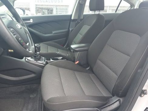Used 2017 Kia Forte LX FWD image 9