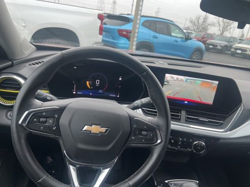 Used 2024 Chevrolet Trax LT w/ Driver Confidence Package image 11