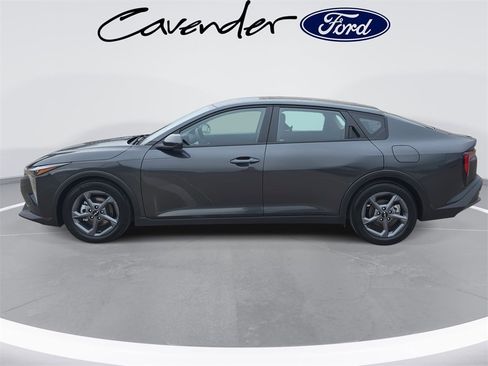 Used 2025 Kia K4 LXS image 8