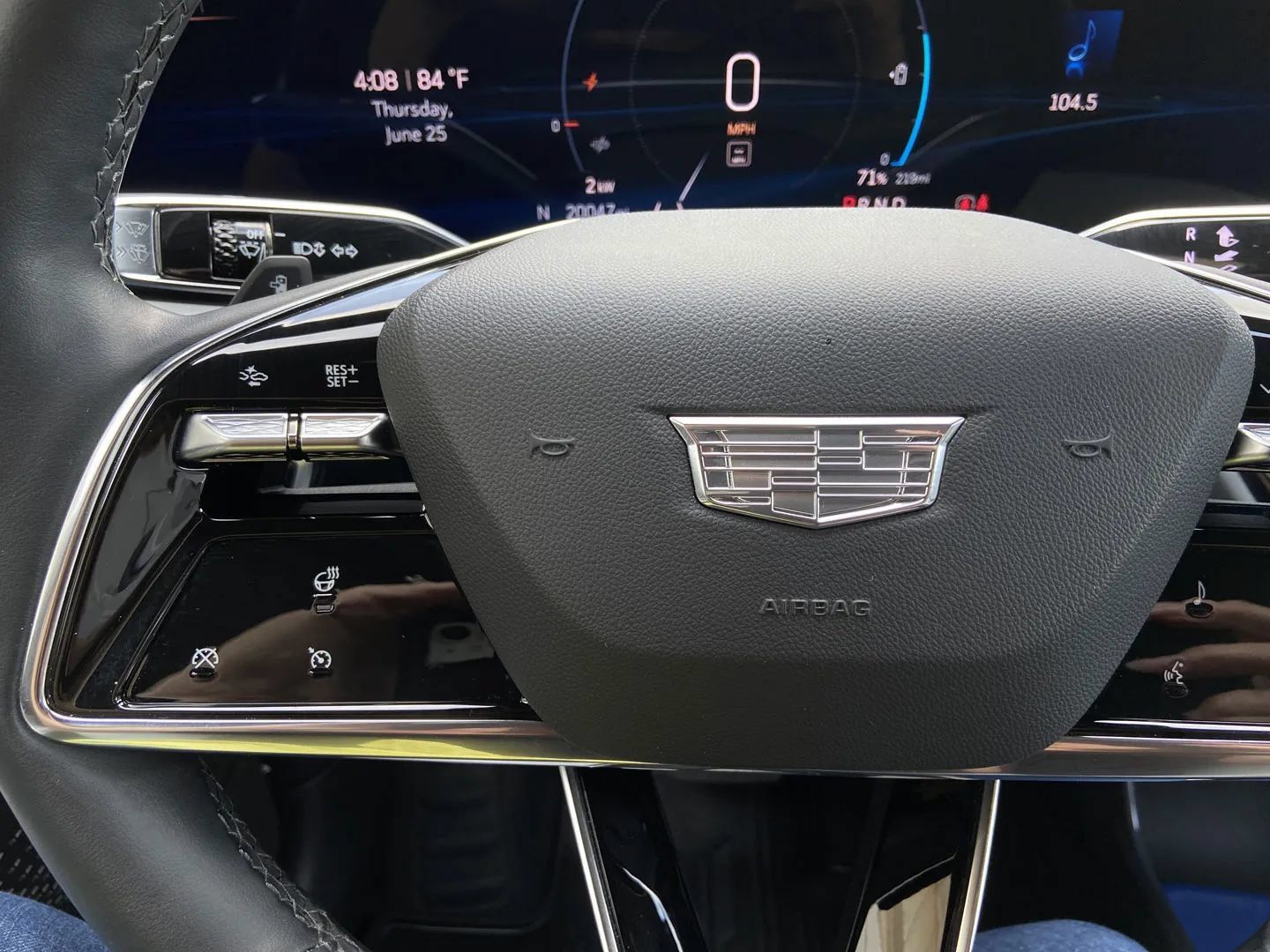 Used 2024 Cadillac Lyriq Luxury AWD/4WD image 17