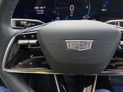 Used 2024 Cadillac Lyriq Luxury AWD/4WD image 17