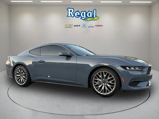 Used 2025 Ford Mustang Premium RWD video 1