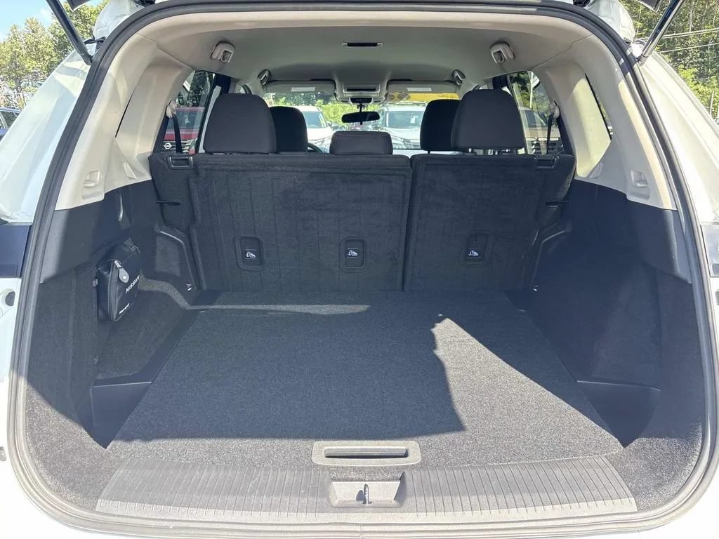 Used 2025 Nissan Rogue S FWD image 19