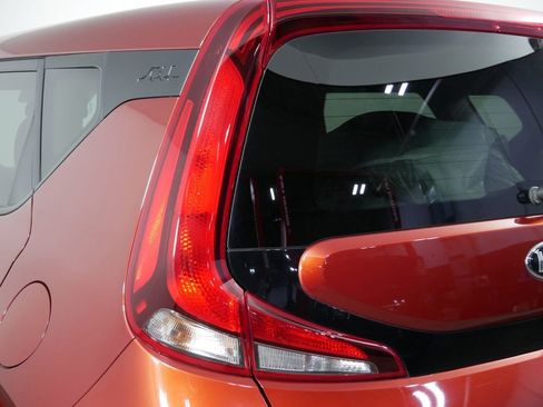 Used 2020 Kia Soul S image 12