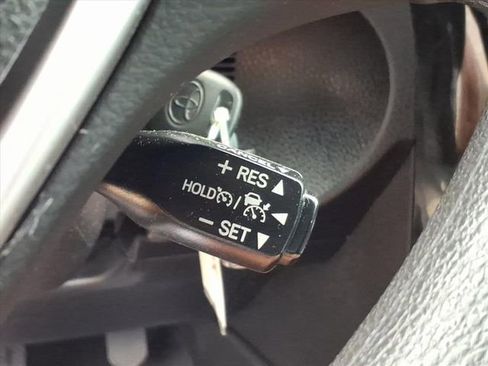 Used 2018 Toyota Corolla L image 10