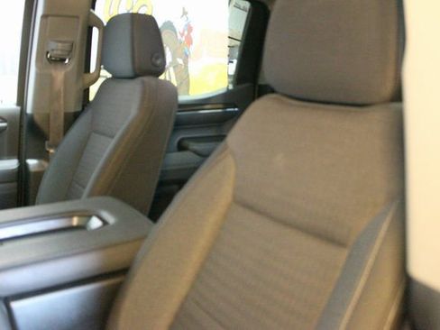 Used 2023 Chevrolet Silverado 1500 LT image 18