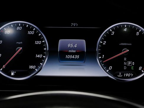 Used 2015 Mercedes-Benz S 550 Sedan w/ Sport Package w/ Sport Package image 67