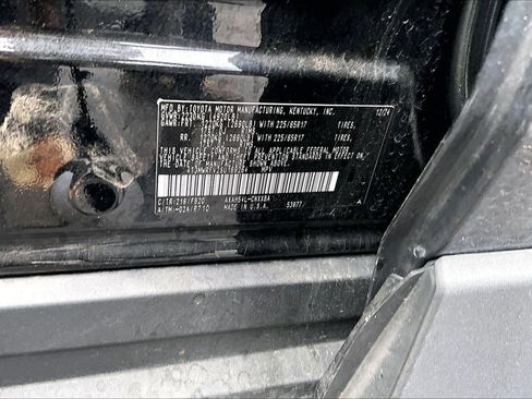 Used 2025 Toyota RAV4 LE AWD/4WD image 4