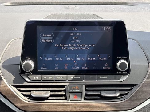 Used 2025 Nissan Altima 2.5 SV FWD image 20