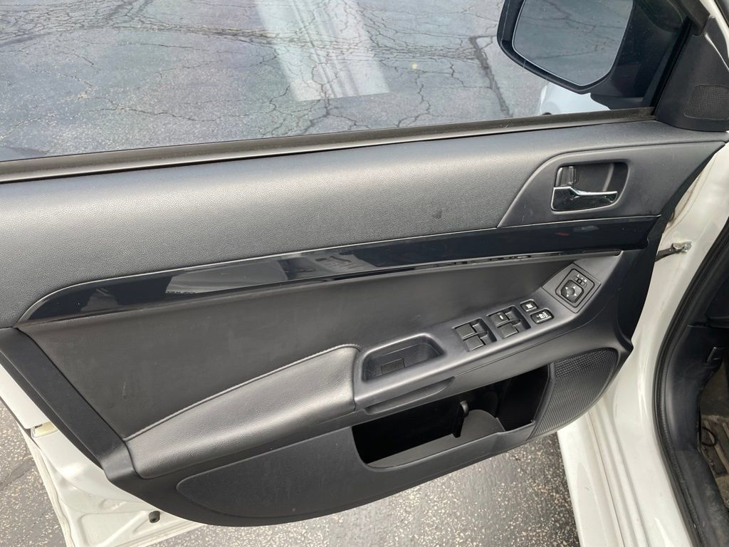 Used 2017 Mitsubishi Lancer SE AWD/4WD image 14