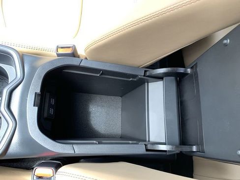 Used 2025 Toyota RAV4 XLE Premium image 26