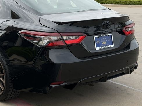 Used 2023 Toyota Camry SE FWD image 7