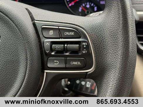 Used 2018 Kia Optima LX w/ 17" Alloy Wheels Package FWD image 16