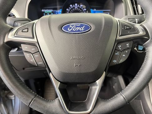 Used 2024 Ford Edge SEL AWD/4WD image 16