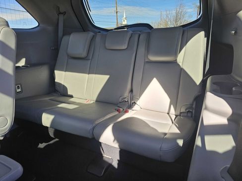 Used 2017 Toyota Highlander Limited Platinum image 28