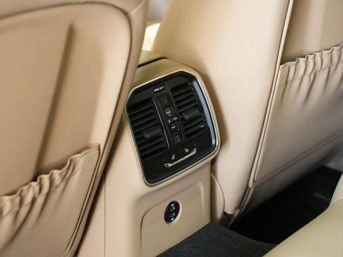 Certified 2025 Porsche Macan image 26