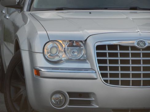 Used 2007 Chrysler 300 C RWD image 7