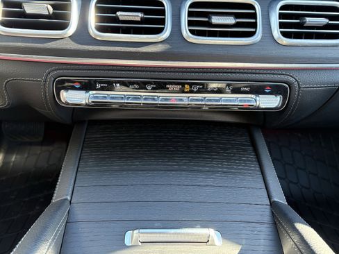 Used 2024 Mercedes-Benz GLE 350 4MATIC image 22